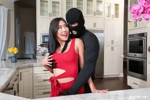 Xoạc Cô vợ quản lý suốt 3 ngày đêm khi cấp trên đã đi công chuyện xa