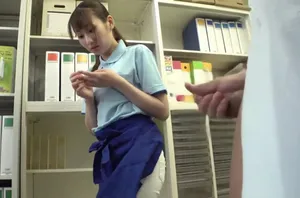 Cơn mưa to, cậu nhân viên buộc phải ngủ lại nhà trọ với cấp trên nữ và cái kết