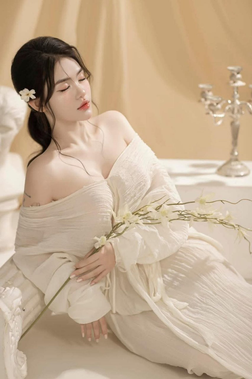[Nhật ký tình dục của cặp đôi người Hoa - Pháp] Cốt truyện mới đầu tiên ~ Tôi đã quan hệ với cô gái trong buổi hẹn hò đầu tiên, không mặc đồ lót, và nhanh chóng quan hệ với cô ấy...